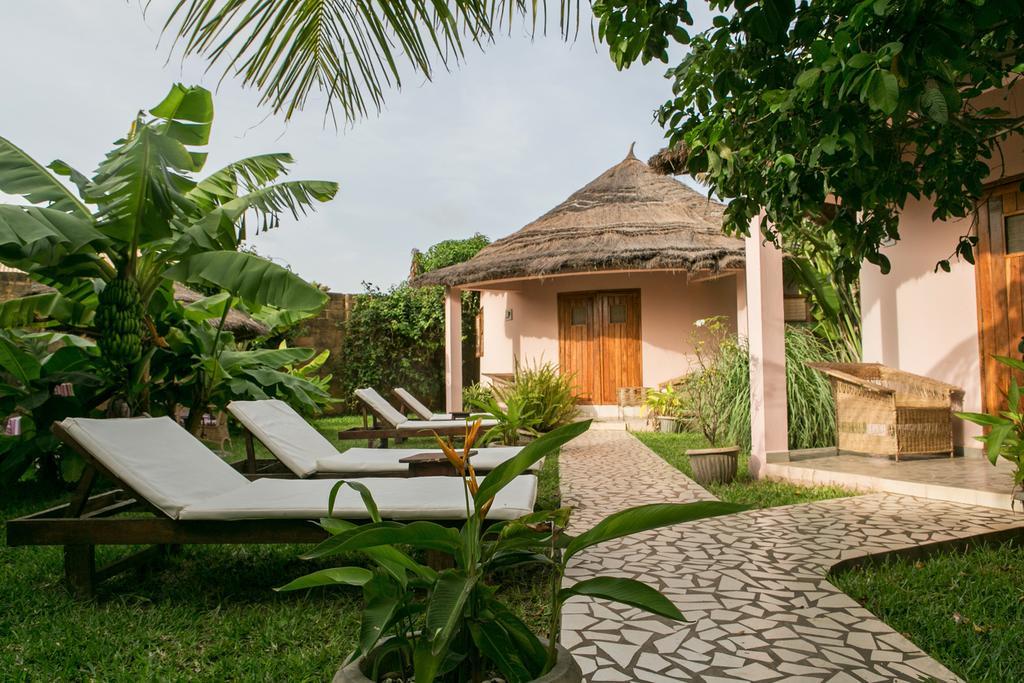 Mandinka Lodge Кололи Екстериор снимка