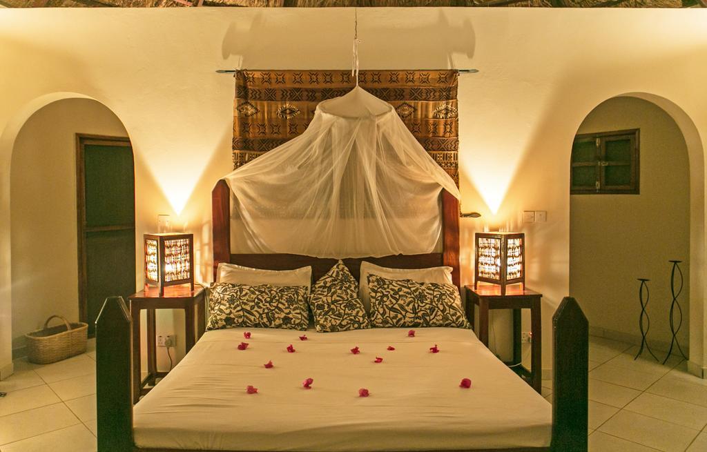 Mandinka Lodge Кололи Екстериор снимка