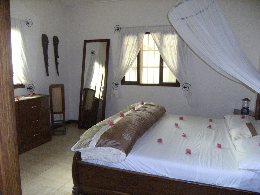 Mandinka Lodge Кололи Стая снимка