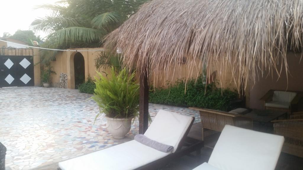 Mandinka Lodge Кололи Екстериор снимка
