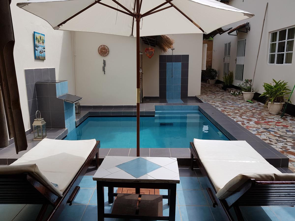 Mandinka Lodge Кололи Екстериор снимка