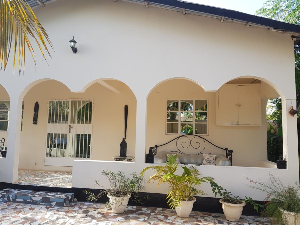 Mandinka Lodge Кололи Екстериор снимка