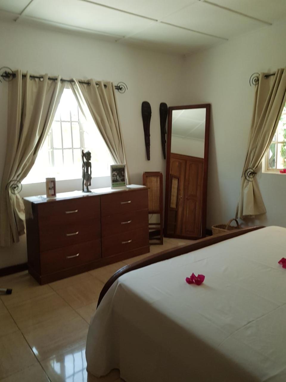 Mandinka Lodge Кололи Екстериор снимка