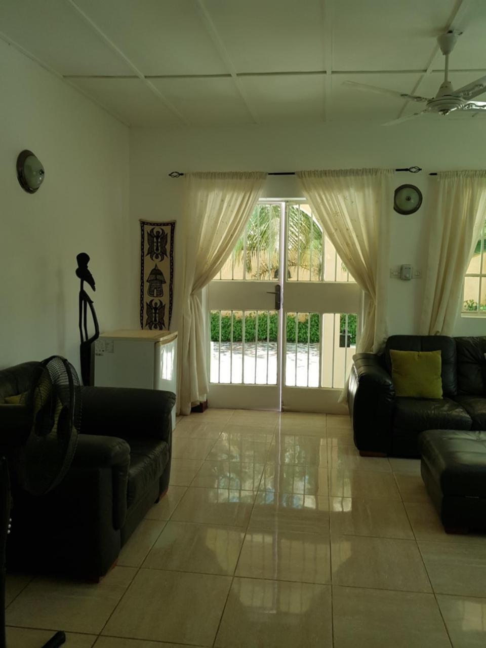 Mandinka Lodge Кололи Екстериор снимка