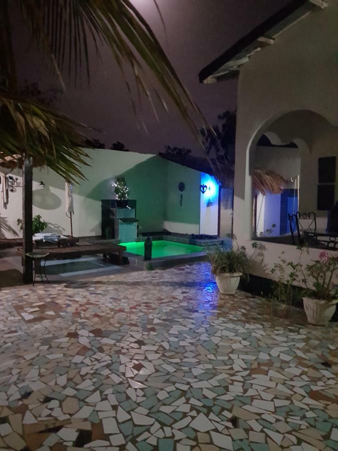 Mandinka Lodge Кололи Екстериор снимка