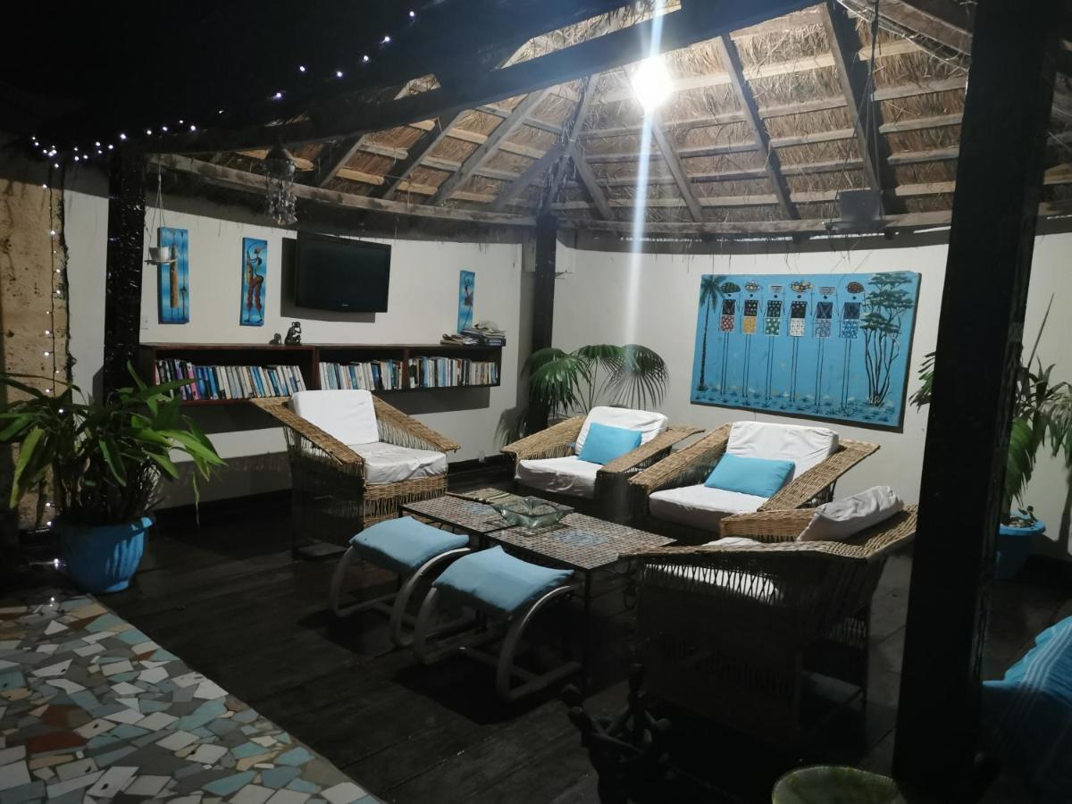 Mandinka Lodge Кололи Екстериор снимка