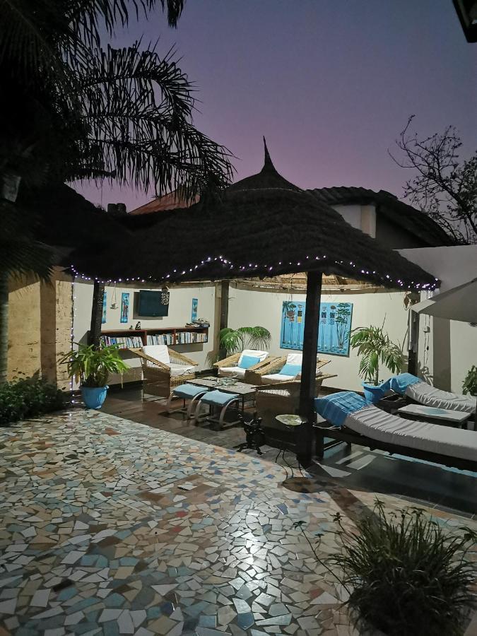 Mandinka Lodge Кололи Екстериор снимка